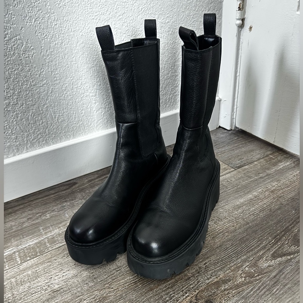 Nasty Gal Real Leather Platform Wedge Chelsea Boots Black Size 8 Like New